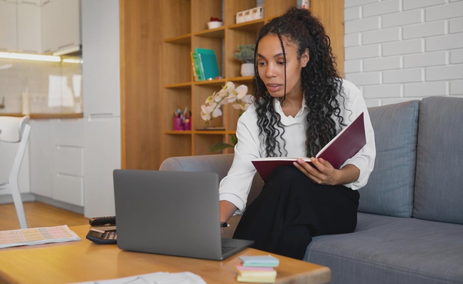 Espace de travail collaboratif avec analyses financières